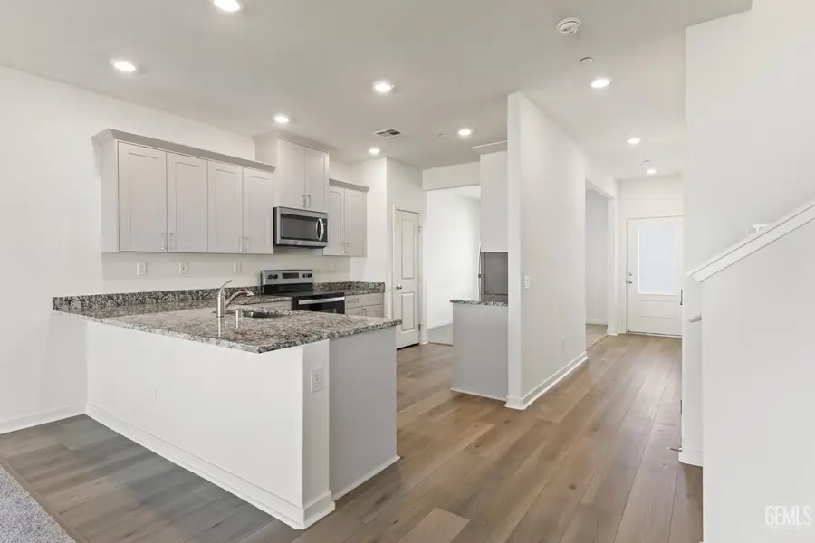 7704 RAMBUTAN PLACE, Bakersfield, CA 93313 - #3