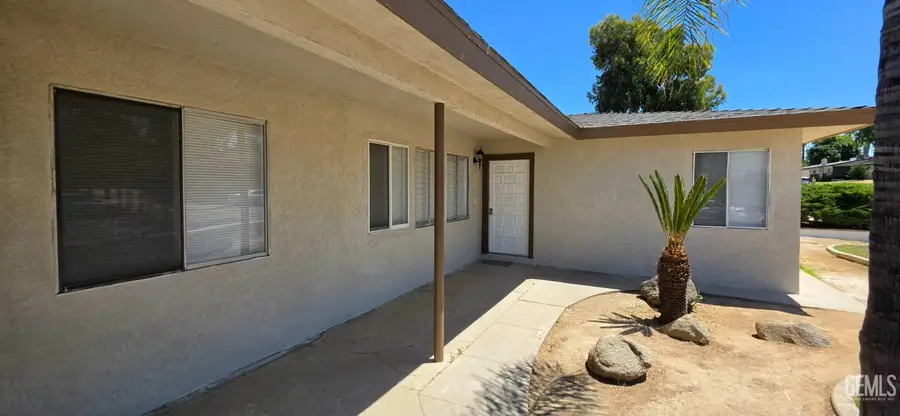 2622 CENTURY DRIVE, Bakersfield, CA 93306 - #3