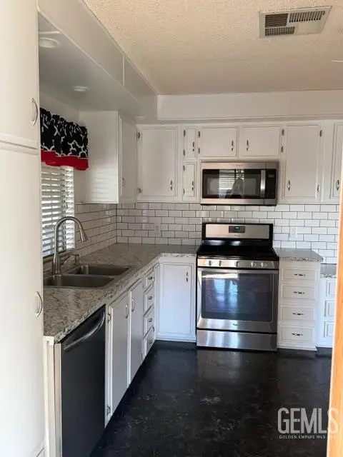 505 45TH STREET, Bakersfield, CA 93301 - #3