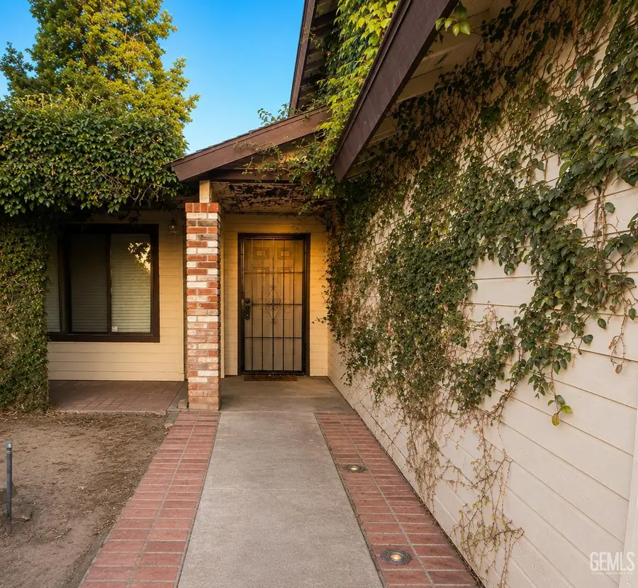 9001 COULTER COURT, Bakersfield, CA 93311 - #2