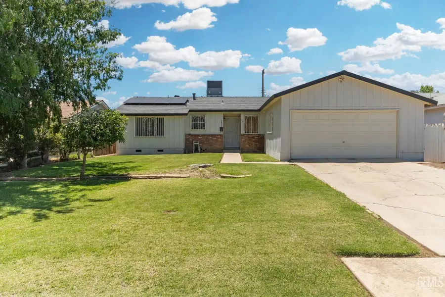 2804 POMONA STREET, Bakersfield, CA 93305 - #2
