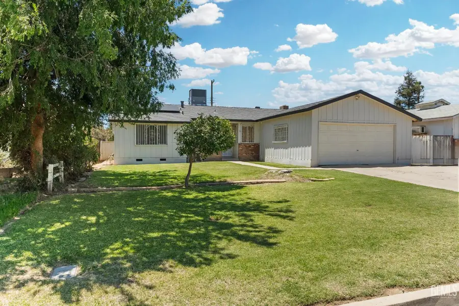 2804 POMONA STREET, Bakersfield, CA 93305 - #3
