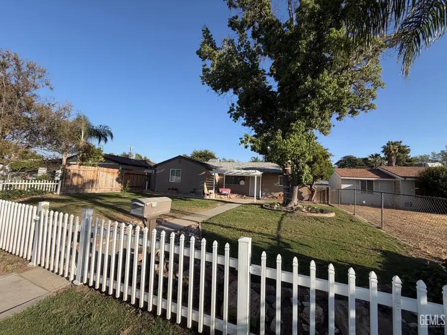 1021 MEREDITH DRIVE, Bakersfield, CA 93304 - #2