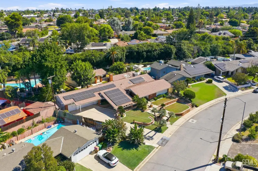 1912 COUNTRY CLUB DRIVE, Bakersfield, CA 93306 - #2