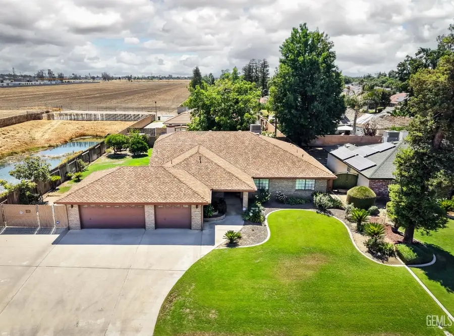 9225 MILLFORT STREET, Bakersfield, CA 93307 - #2