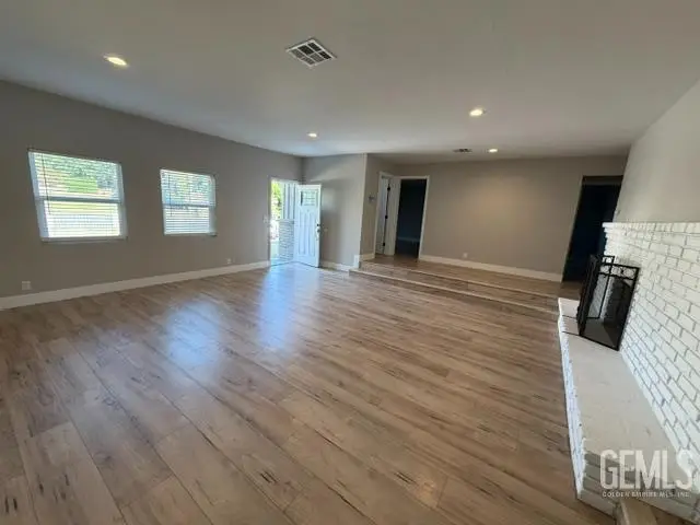 2804 ELMWOOD AVENUE, Bakersfield, CA 93305 - #3