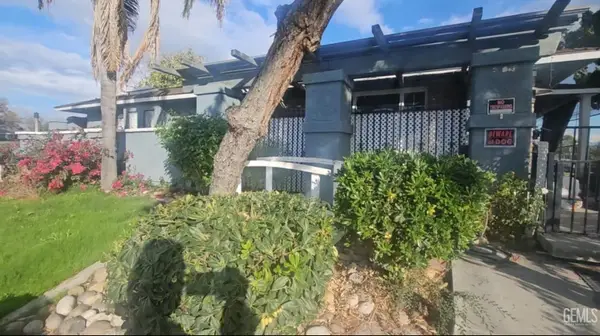 2708 COLLEGE AVENUE, Bakersfield, CA 93306