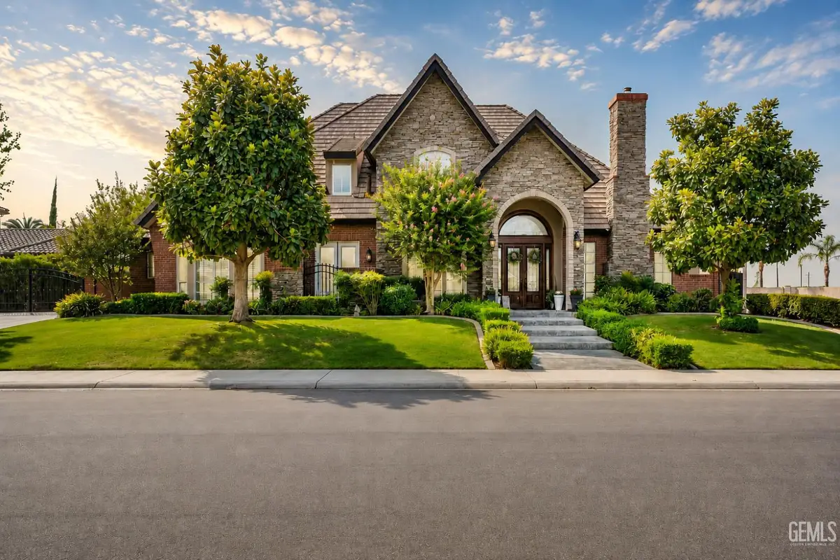 7233 FOUNTAIN VALLEY DRIVE, Bakersfield, CA 93308 - #1