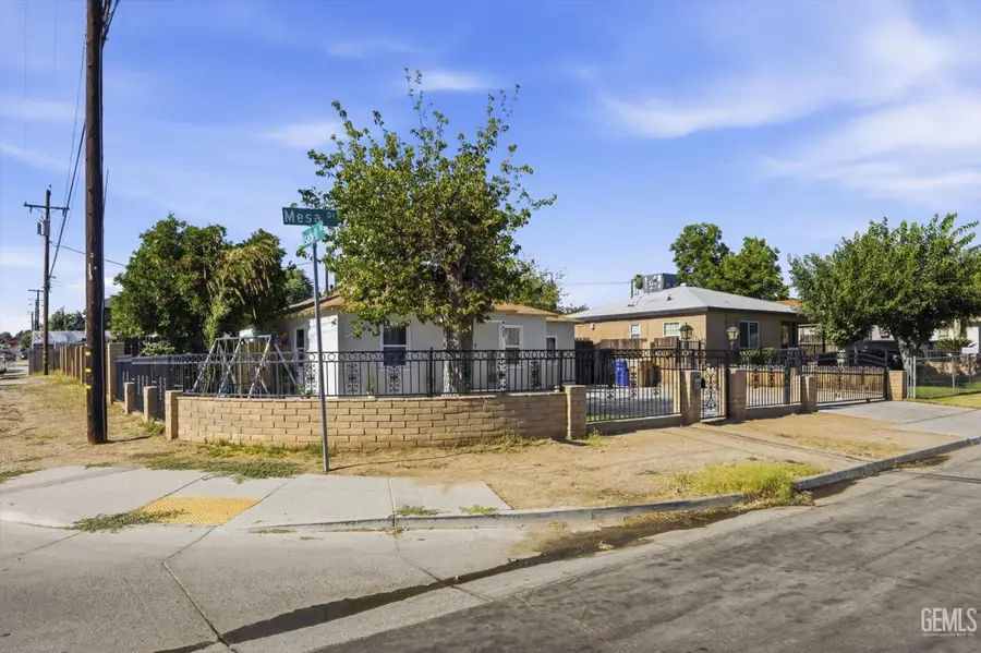 3300 MESA DRIVE, Bakersfield, CA 93306 - #2