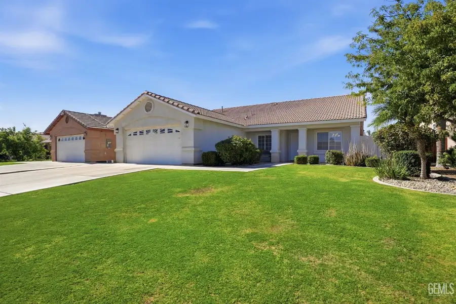 4202 SILVER MAPLE COURT, Bakersfield, CA 93313 - #3