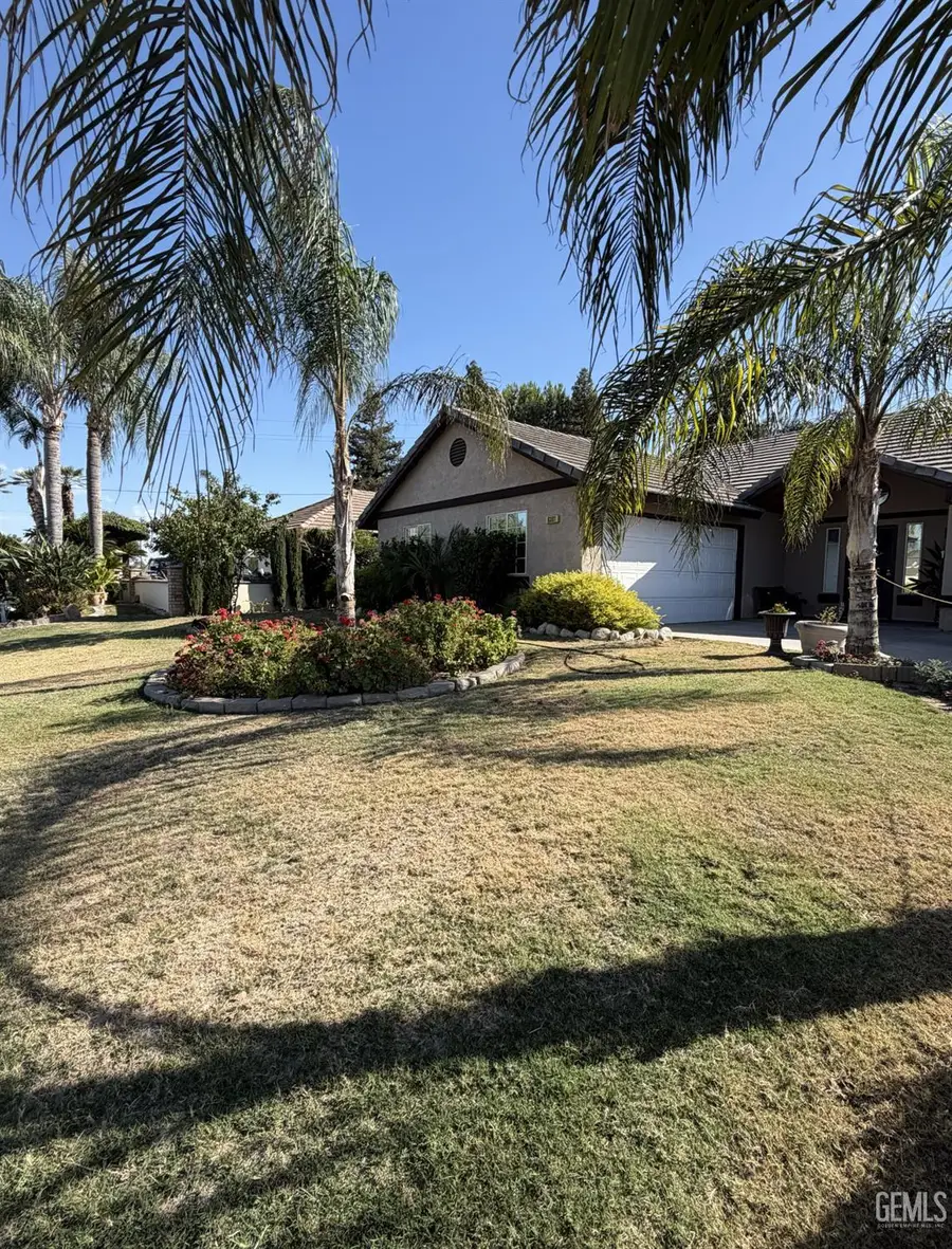 6301 PHYLLIS STREET, Bakersfield, CA 93313 - #2