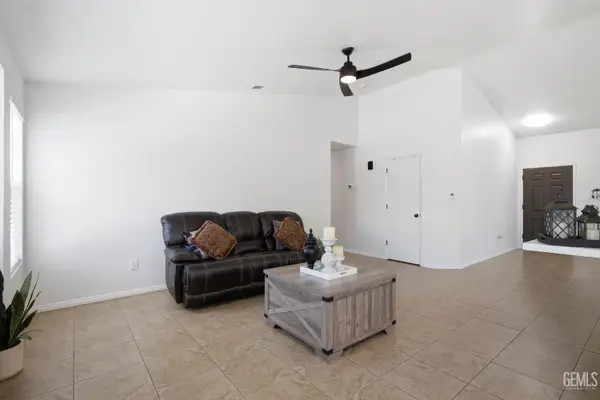 602 LAZY RIVER LANE, Bakersfield, CA 93307
