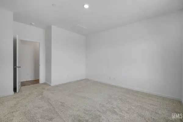 4918 BEAVERHEAD AVENUE, Bakersfield, CA 93306