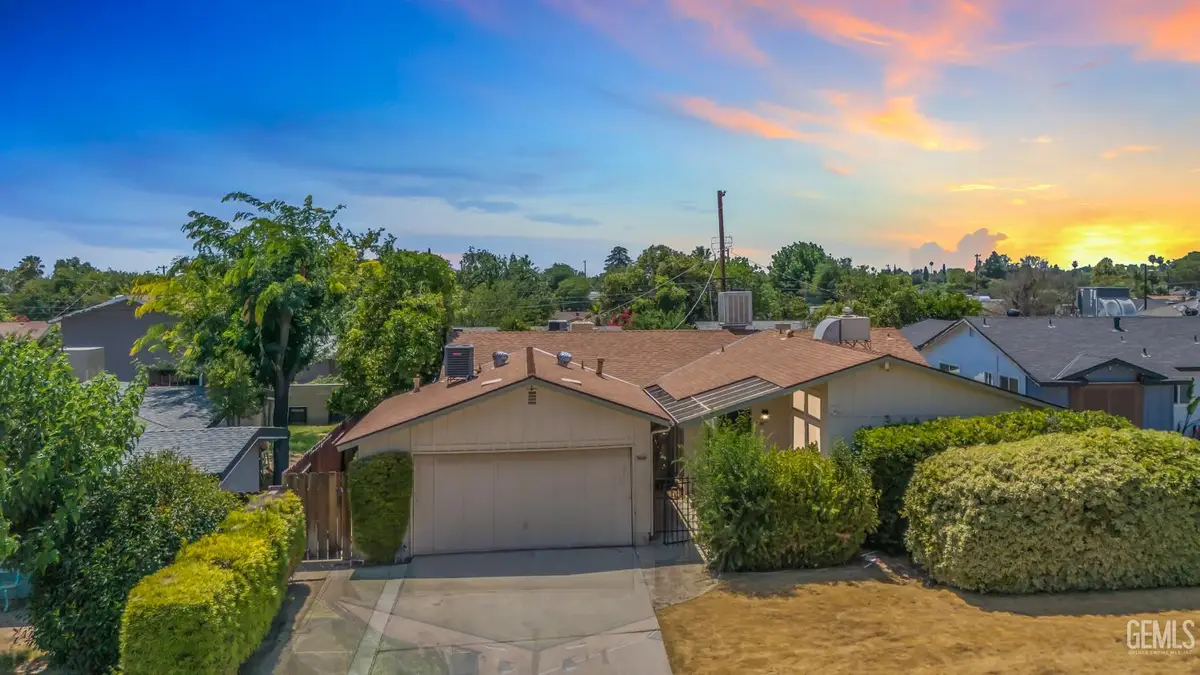3008 POMONA STREET, Bakersfield, CA 93305 - #1