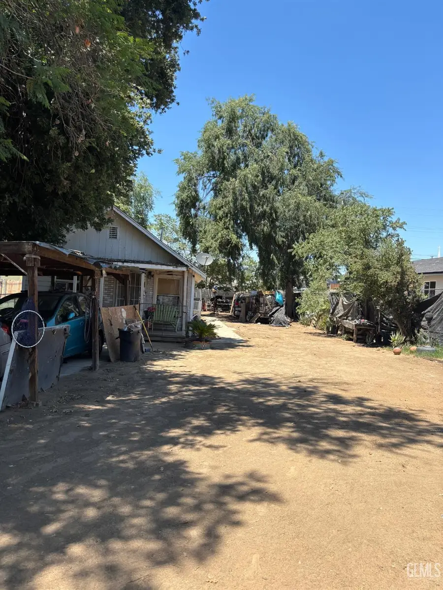 516 WATER STREET, Bakersfield, CA 93305 - #2