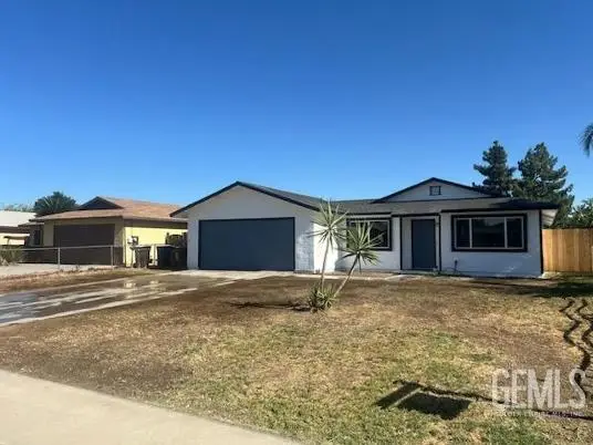 1112 VALENCIA AVENUE, Delano, CA 93215