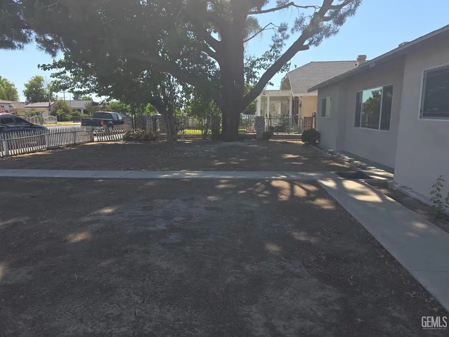 300 HARLOW AVENUE, McFarland, CA 93250 - #3