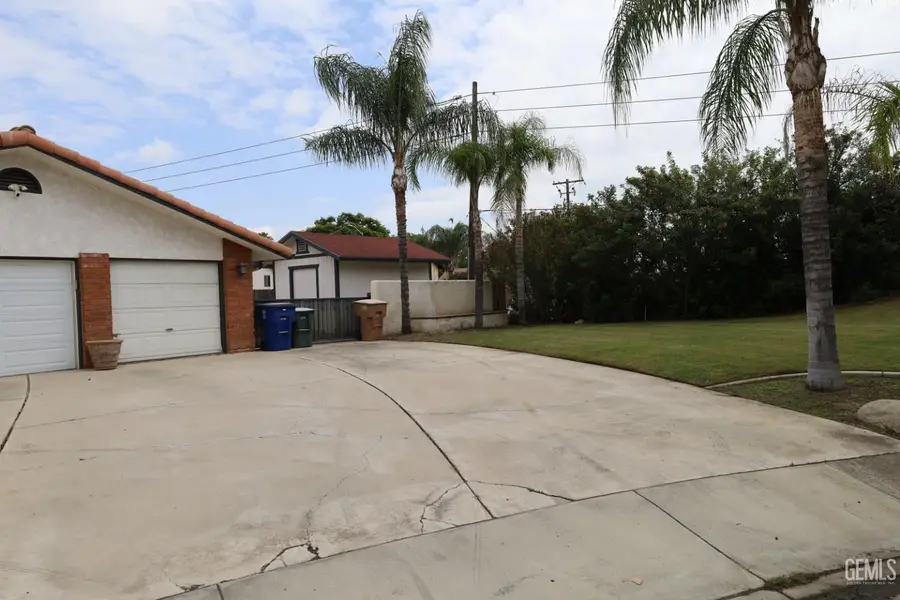 5705 MEDIO LUNA AVENUE, Bakersfield, CA 93306 - #3