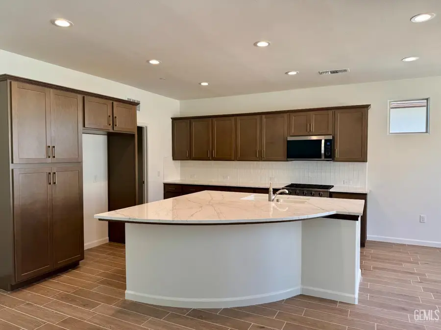 15200 GARETHFORD STREET, Bakersfield, CA 93311 - #2