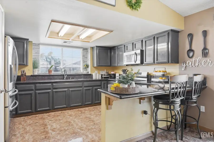 2112 JAMES COURT, Arvin, CA 93203 - #3