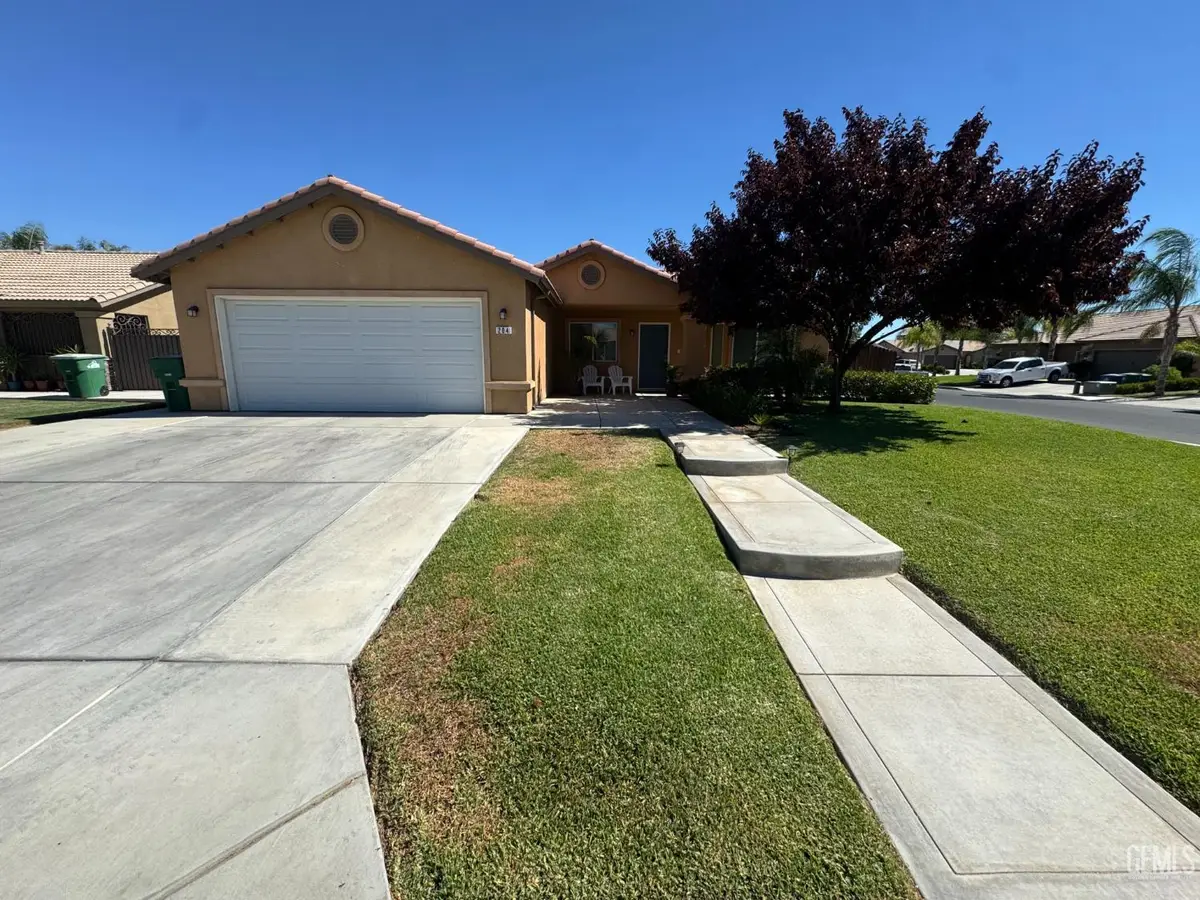 204 EMERALD PARKWAY, Delano, CA 93215 - #1