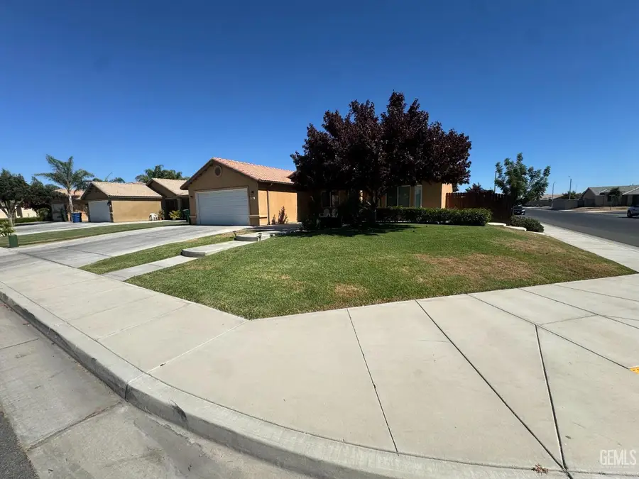 204 EMERALD PARKWAY, Delano, CA 93215 - #3