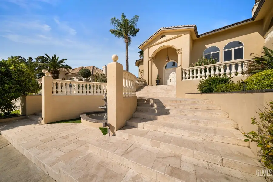3916 PINEHURST DRIVE, Bakersfield, CA 93306 - #3