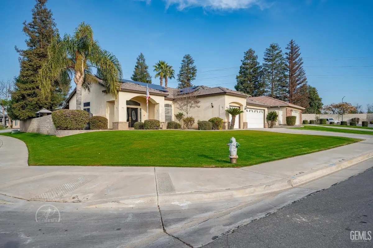 8112 FALLS COURT, Bakersfield, CA 93312 - #1