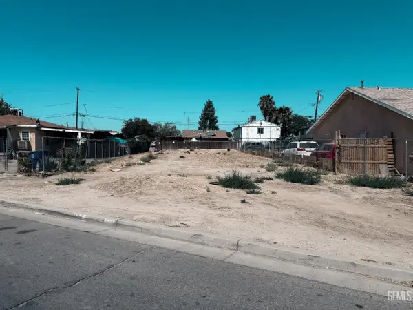 218 S BROWN STREET, Bakersfield, CA 93307