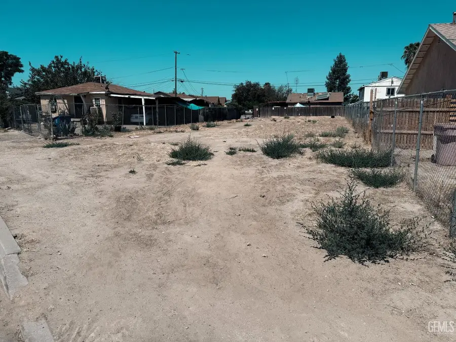 218 S BROWN STREET, Bakersfield, CA 93307 - #2