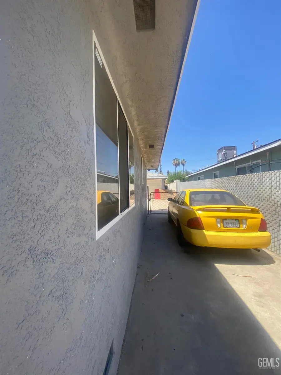 3120 CENTER STREET, Bakersfield, CA 93306 - #3