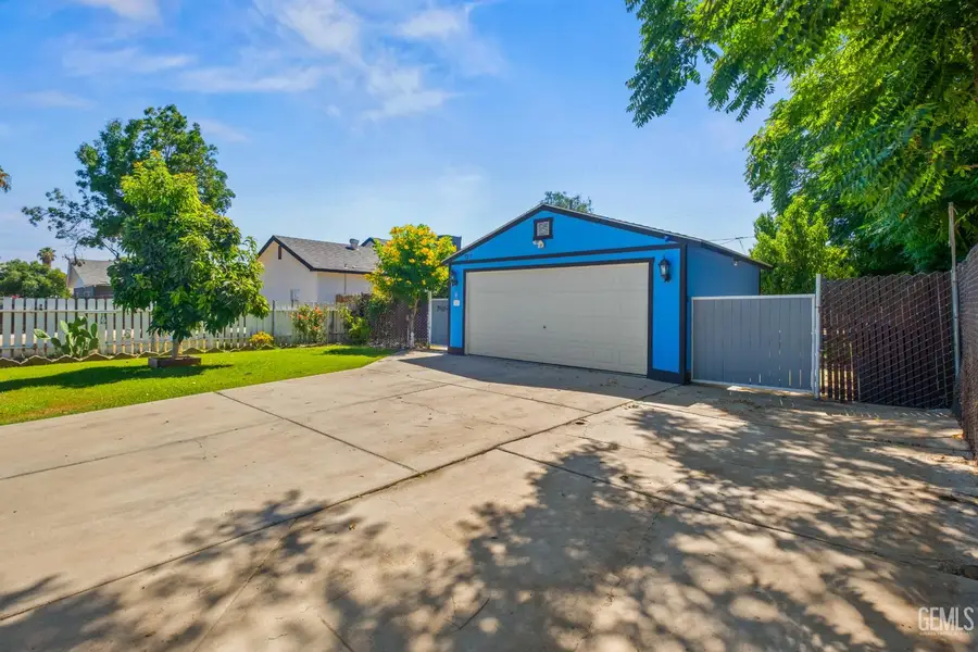 717 IRIS STREET, Bakersfield, CA 93308 - #3