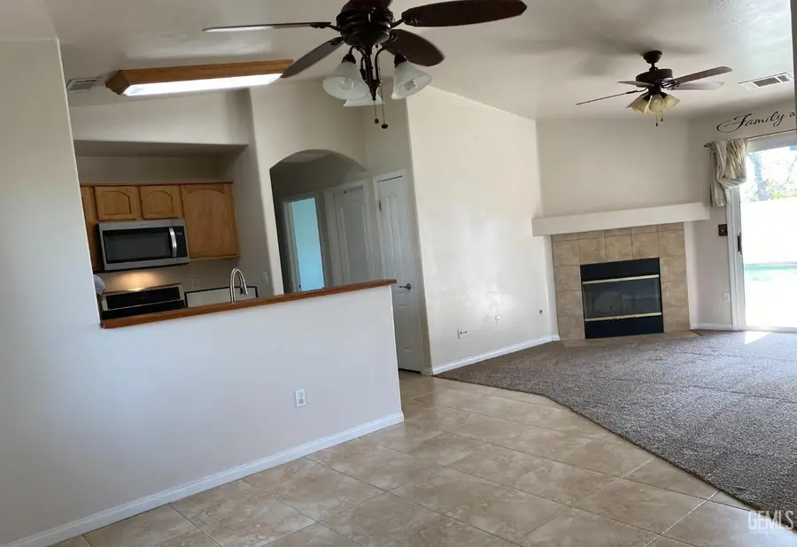 305 TANNER MICHAEL DRIVE, Bakersfield, CA 93308 - #3