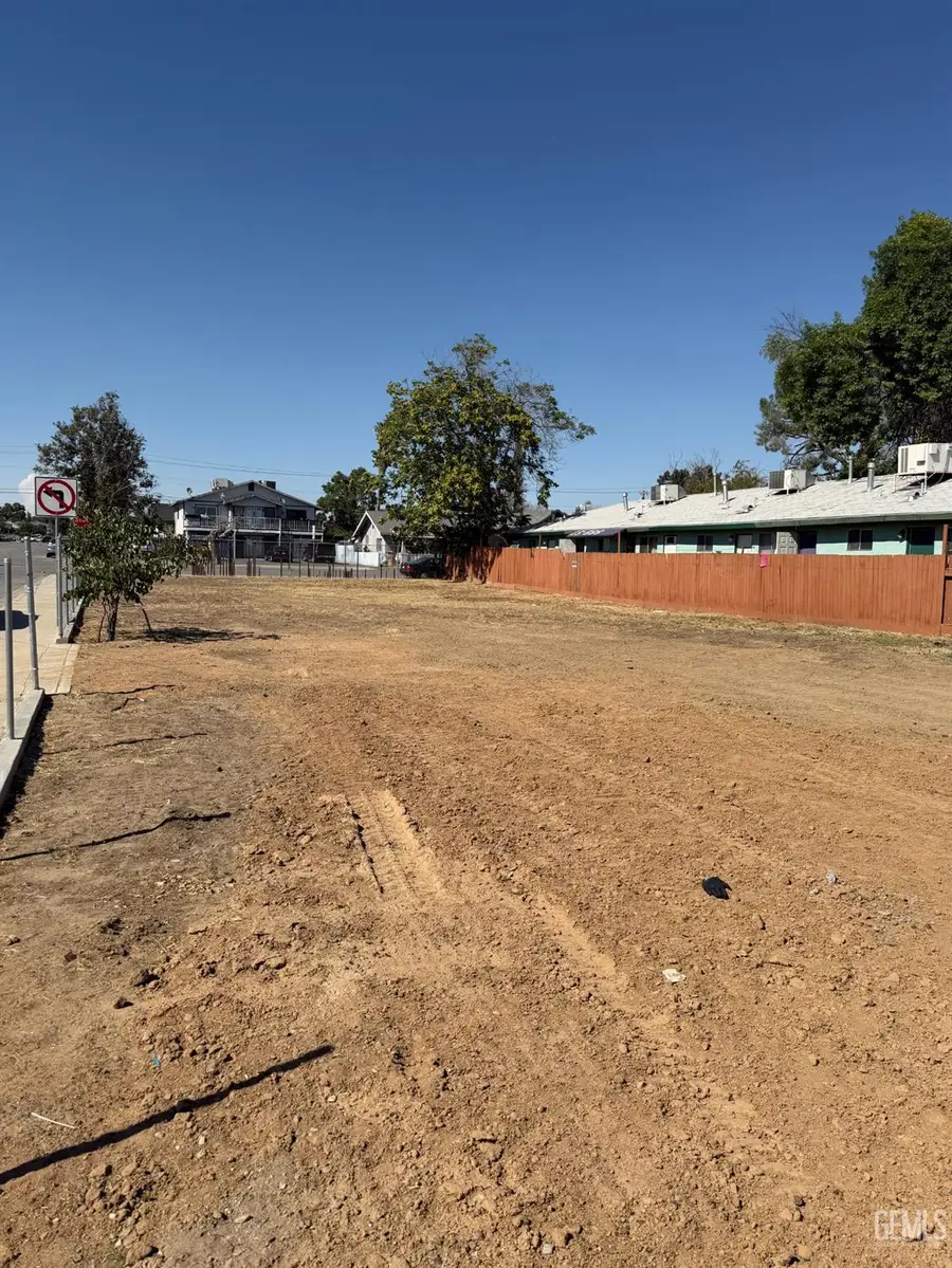 1141 OWENS STREET, Bakersfield, CA 93305 - #2