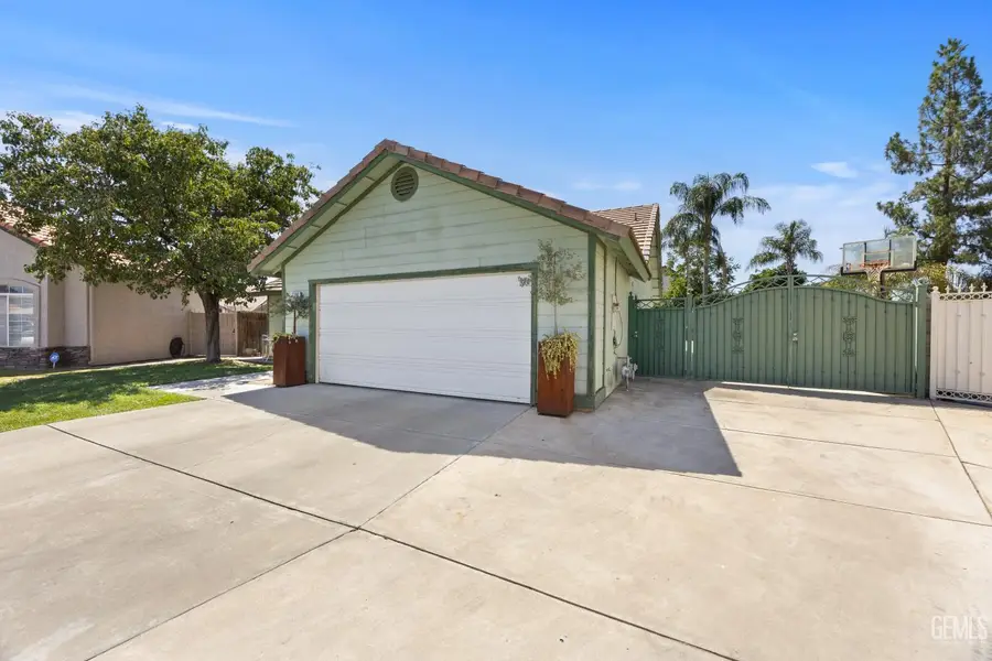 7307 CHILIBRE STREET, Bakersfield, CA 93313 - #2