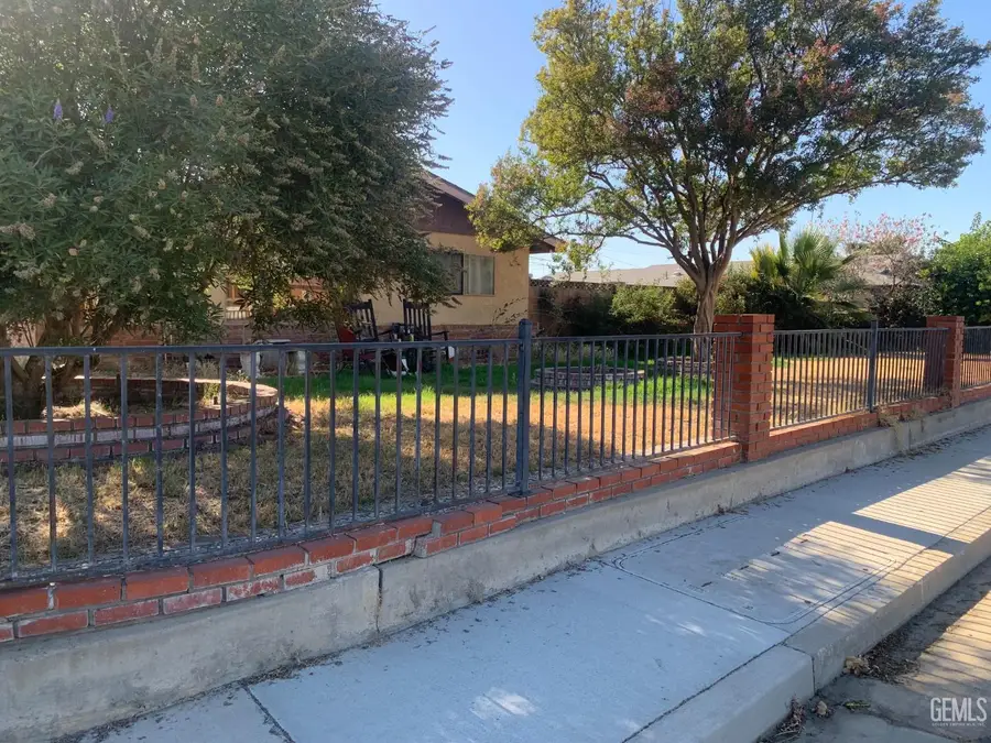 15990 HEATHER AVENUE, Ivanhoe, CA 93235 - #2