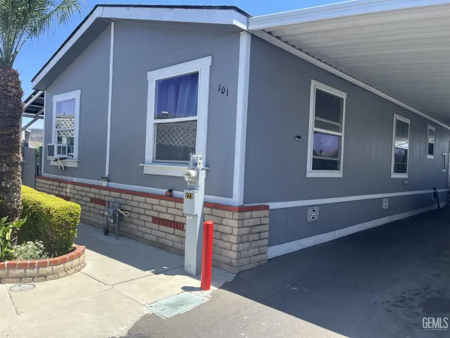 101 CROWN LANE, Santa Ana, CA 92704 - #2
