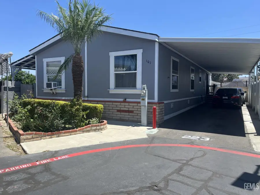 101 CROWN LANE, Santa Ana, CA 92704 - #3