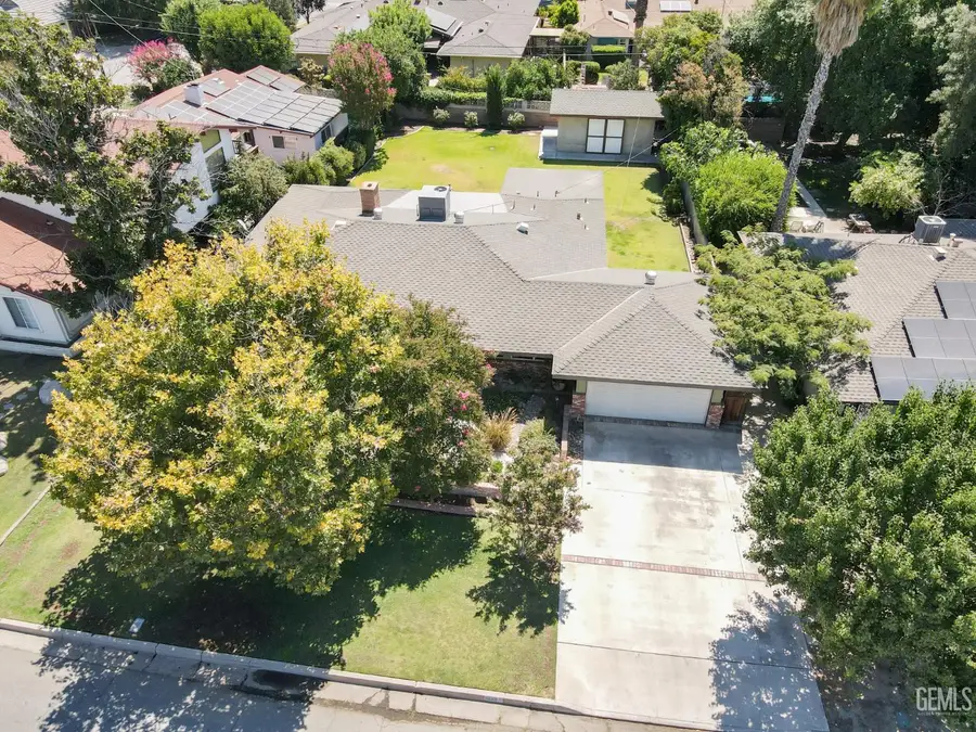 2440 SPRUCE STREET, Bakersfield, CA 93301 - #3