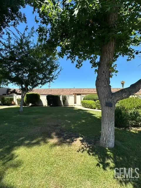 3800 STOCKDALE HIGHWAY #25, Bakersfield, CA 93309