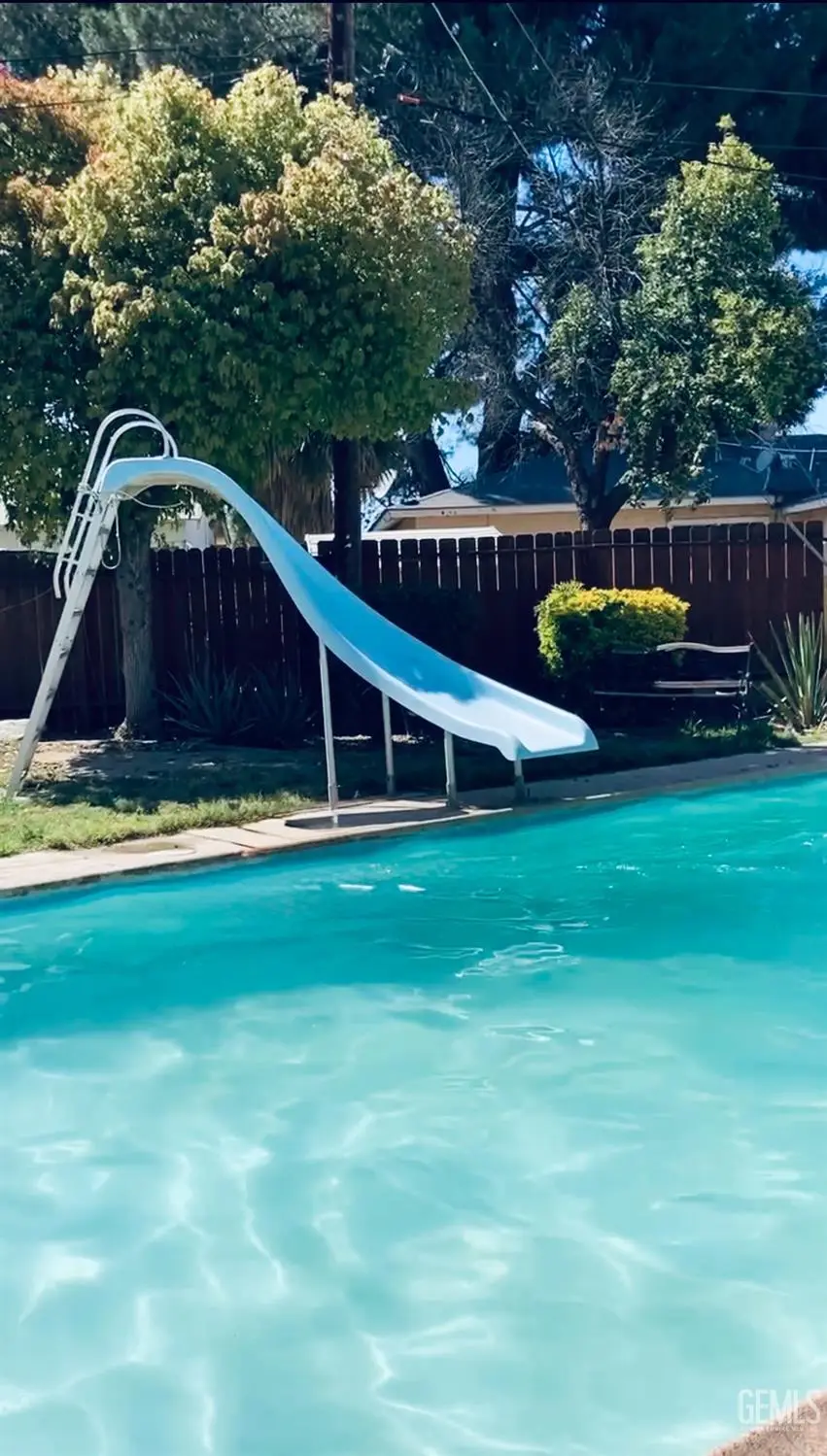 1701 CROMWELL COURT, Bakersfield, CA 93304 - #1
