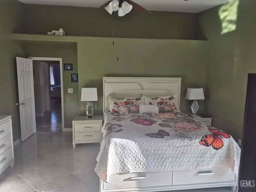 2505 NORA WAY, Arvin, CA 93203 - #3