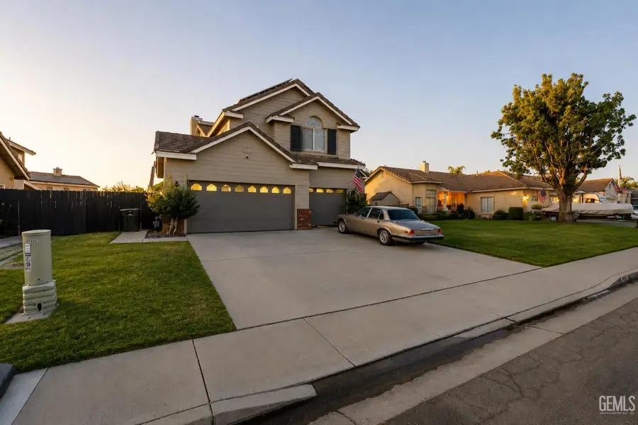 9922 BALVANERA AVENUE, Bakersfield, CA 93312 - #3