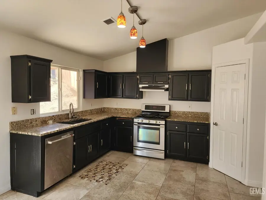 7904 DENNIS COURT, Bakersfield, CA 93306 - #3
