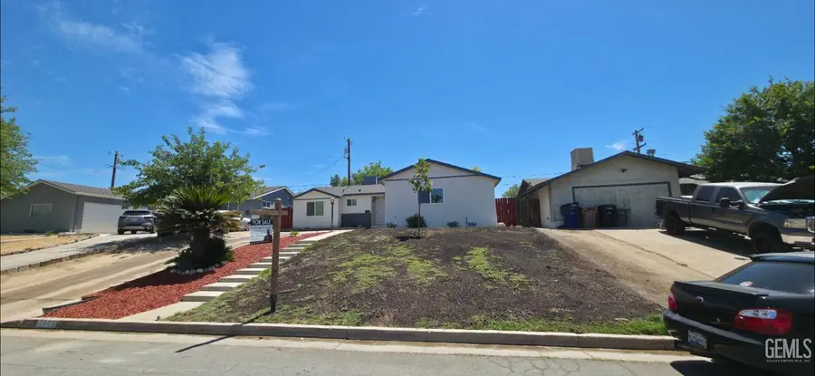 2805 ARNOLD STREET, Bakersfield, CA 93305 - #2