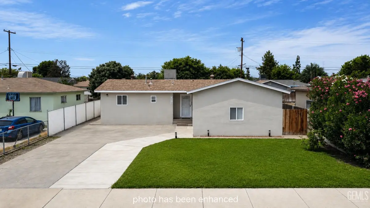 1712 CLARK AVENUE, Bakersfield, CA 93304 - #1