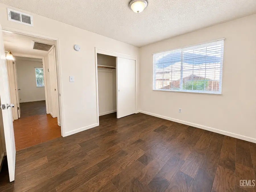9125 BUTTERNUT AVENUE, Bakersfield, CA 93306 - #3