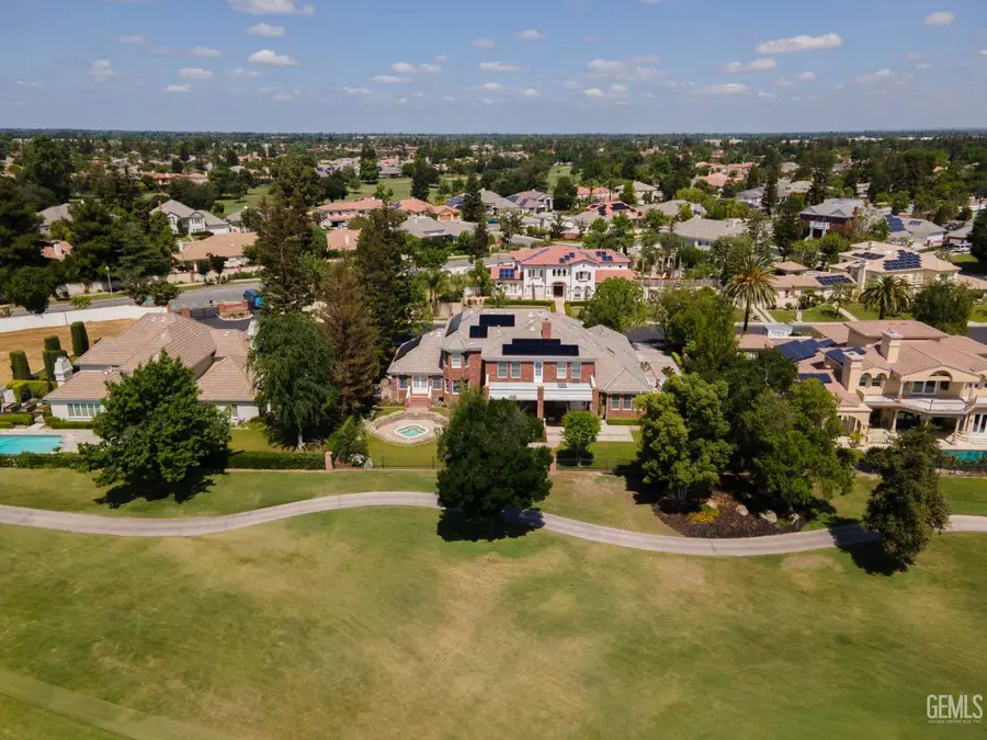 2300 WEYBRIDGE DRIVE, Bakersfield, CA 93311 - #2