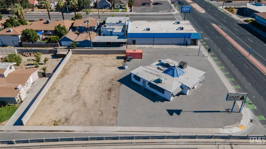 110 TRUXTUN AVENUE, Bakersfield, CA 93301 - #3