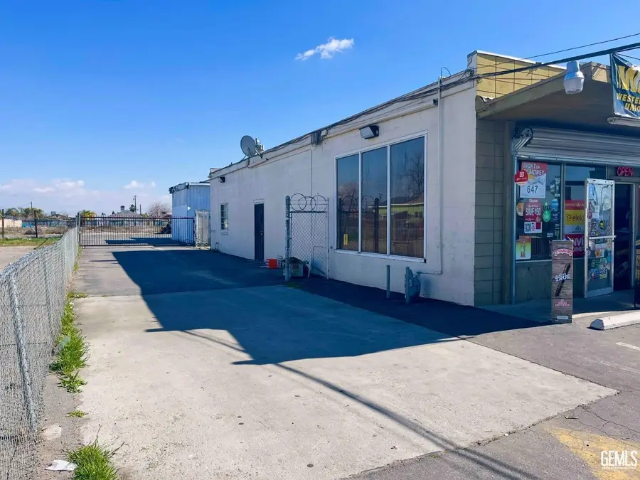 2222 S CHESTER AVENUE, Bakersfield, CA 93301 - #3